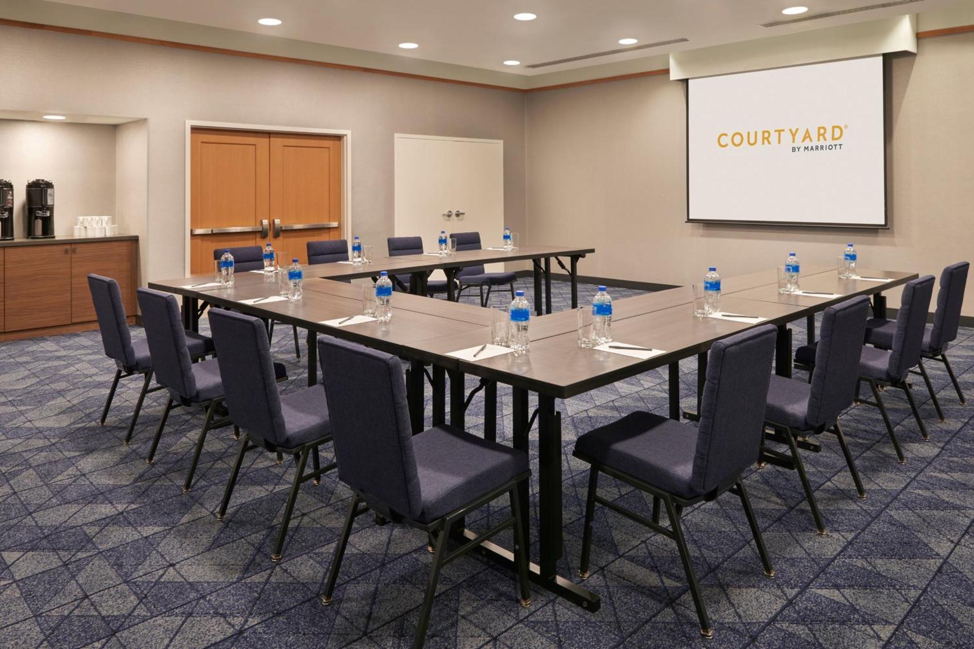 Отель Courtyard By Marriott Toronto Mississauga/Meadowvale Экстерьер фото