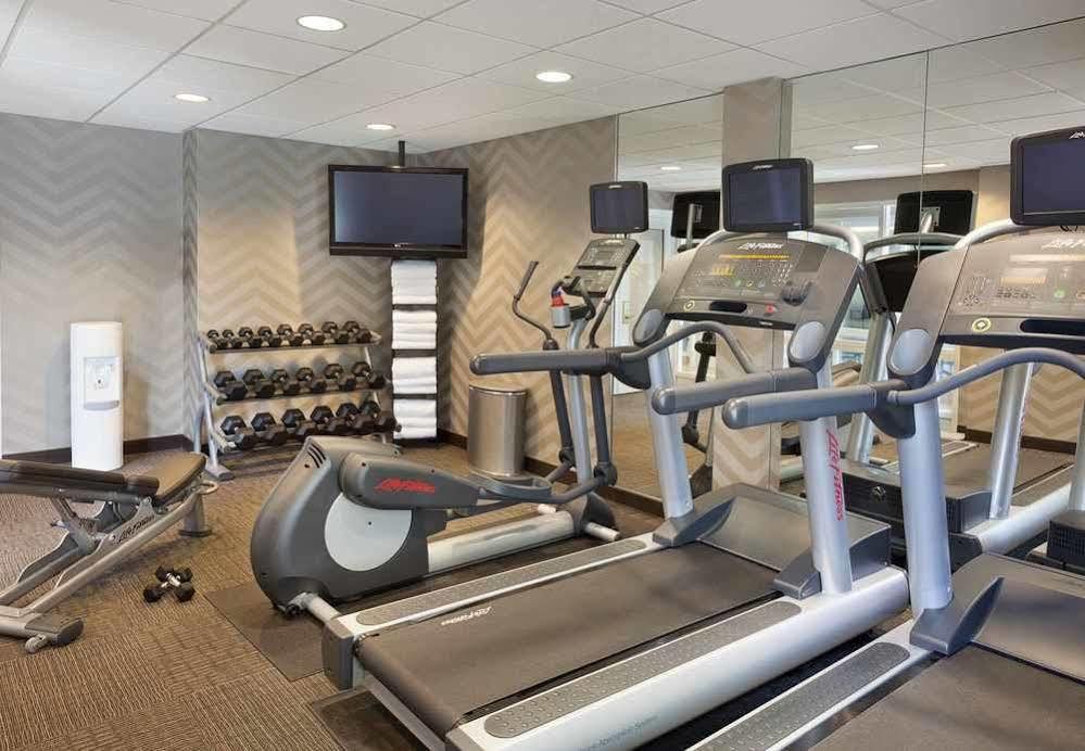 Отель Courtyard By Marriott Toronto Mississauga/Meadowvale Экстерьер фото